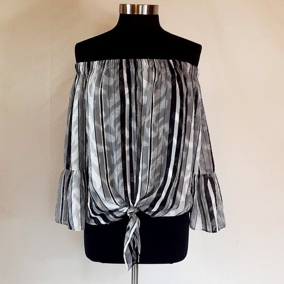 Roz & Ali Off The Shoulder Blouse - Picture 2 of 12